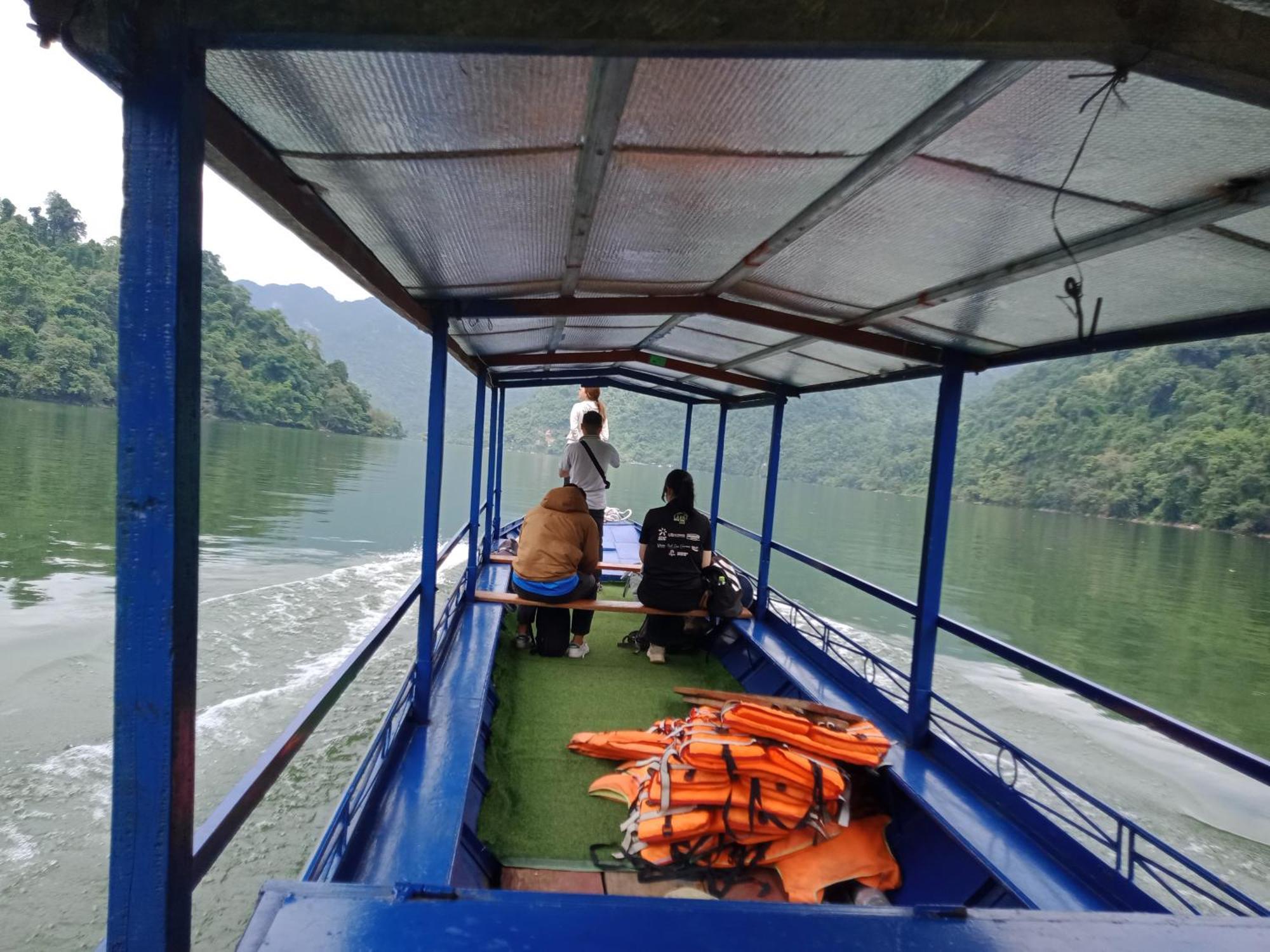 Tran Xuan Homestay Ba Be Bagian luar foto