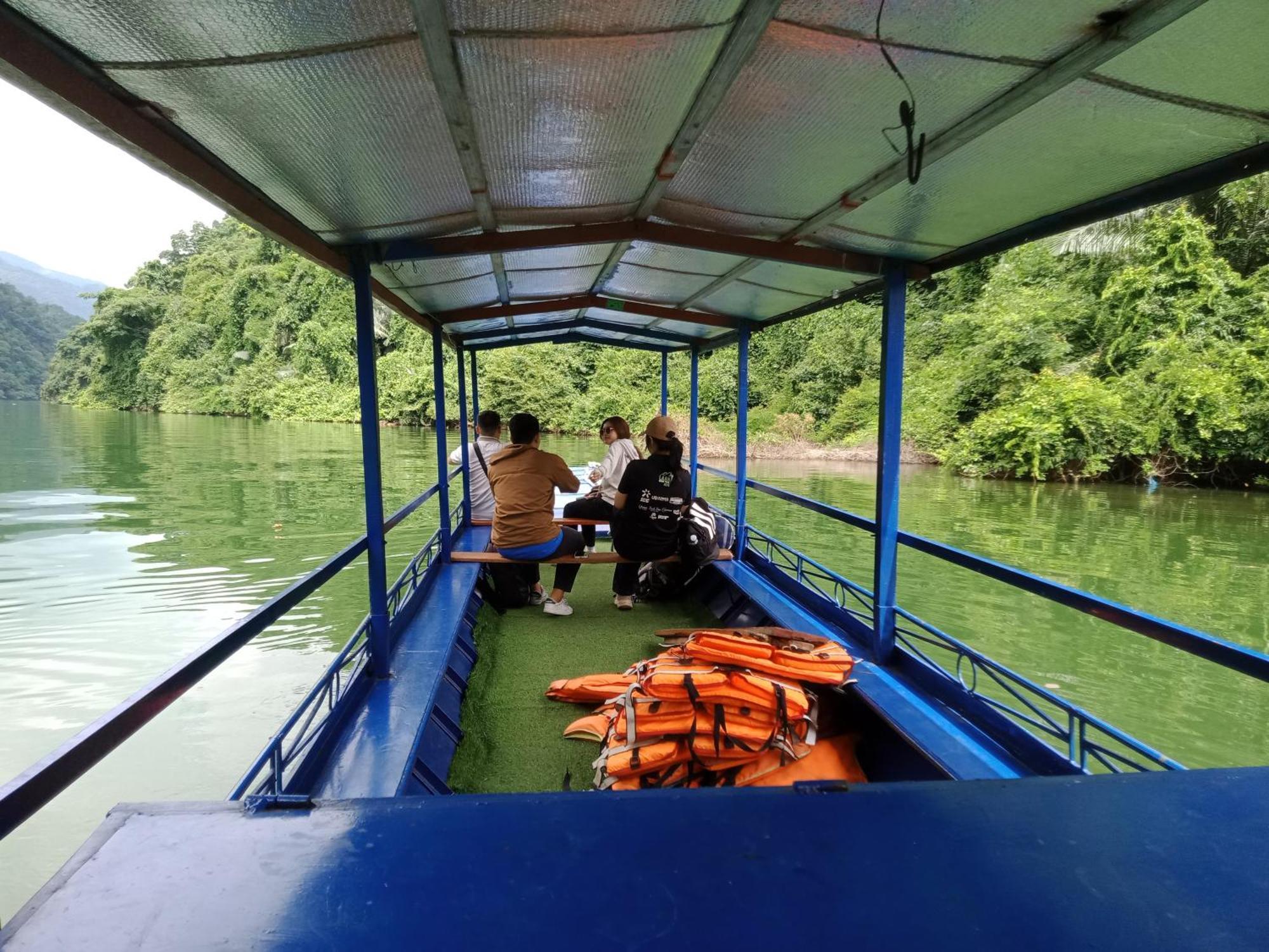 Tran Xuan Homestay Ba Be Bagian luar foto